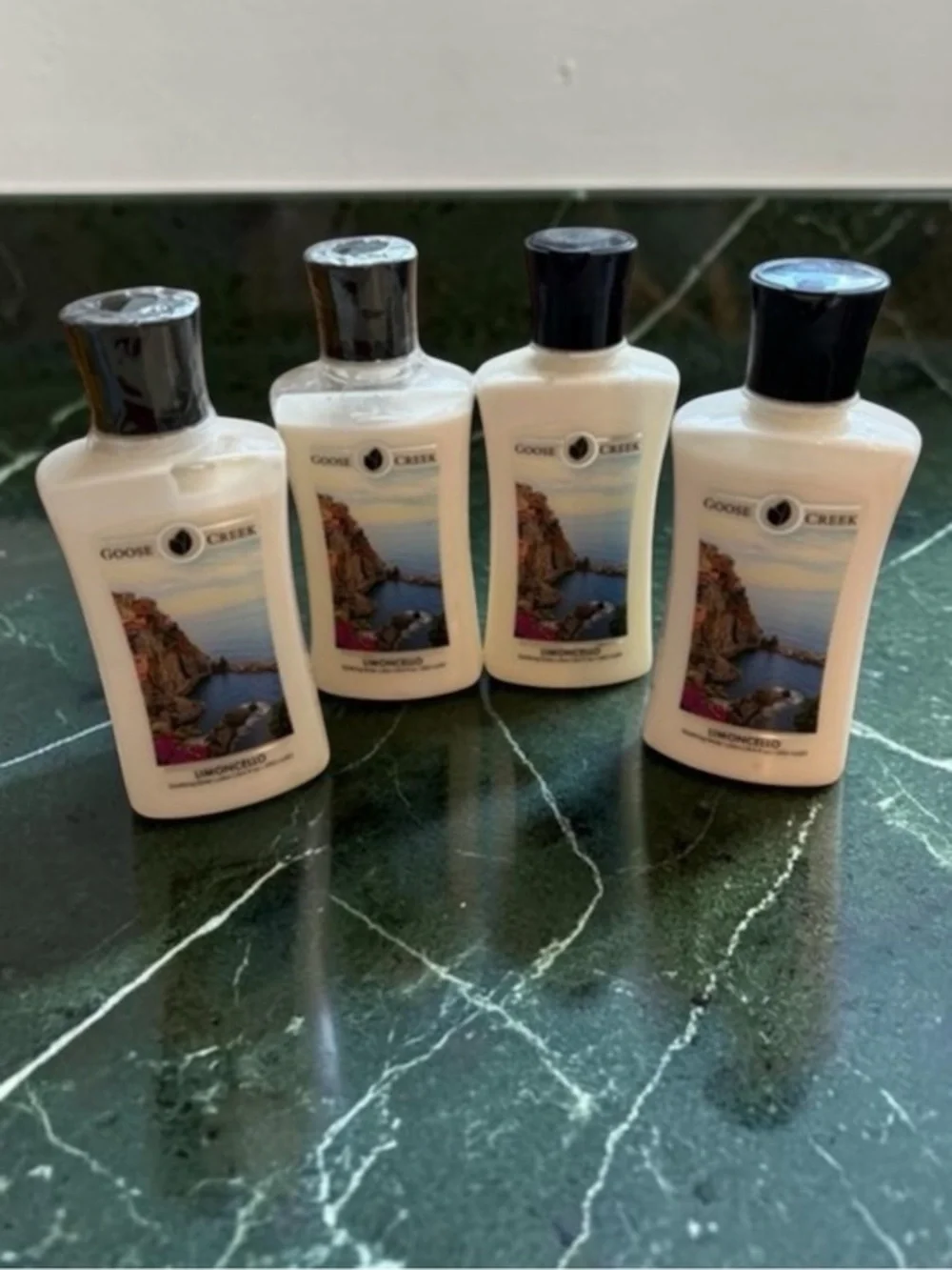 🫶🏻 Goose Creek Limoncello Scented Body Lotion - White